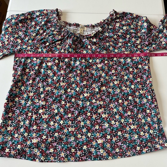 NWT. Women’s beautiful floral top. Size 0X. - Picture 7 of 10